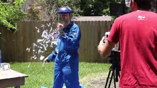 انفجار شیشه در 343000 فریم بر ثانیه