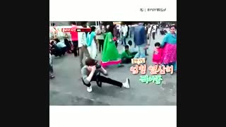 وای اینو ببینید از خنده غش میکنین(اکسو)(شاینی)