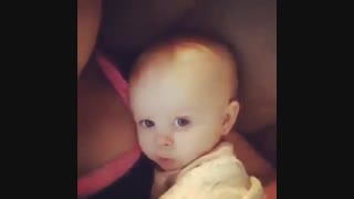 ای جوووون  چه باحالا ادای مامانشو درمیاره