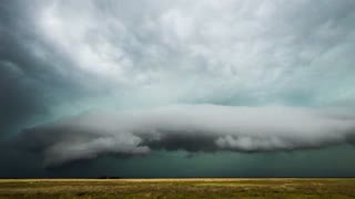 تایم لپس فوق العاده زیبا از تعقیب طوفان