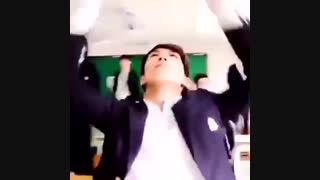 مدرسه ی اکسو ال -ها لامصباااااااا از معلم تا دانش اموز