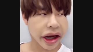 امکان نداره اینو ببینی بتونی نخندی خخخخخخ وی دیوونه خعلی بامزه تر بودتاقبلیBTS-V