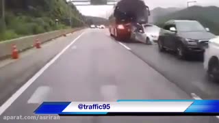 نتیجه عدم توجه به جلوی اتوبوس