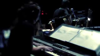 یه میکس از اجرای زنده ی TK خواننده تیتراژ فوق العاده توکیو غول❤_❤