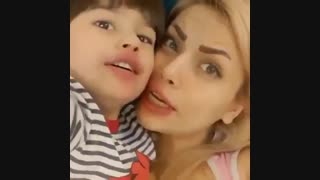 خیلییییی خوبه ...پاچیدم خخخخ <<<<<مسخره کردن >>>>بازم پسران حاضر در صحنه خخخخخ