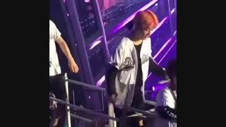 چانی دیروز سره کای رو بوسید!!(اکسو)(exo)موهای نارنجی چان دل منو برده..