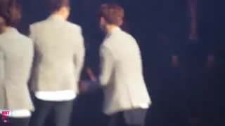 با دیدن این ویدیو به فنا رفتم!!!!! لوهان لاور نیستی اگه نبینی -_- EXO