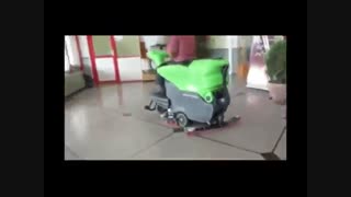 شستشوی کف مراکز درمانی با دستگاه های پیشرفته زمین شوی-اسکرابر