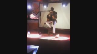 میشه لطفا ببینید و اسم اهنگو بگید ....فک کنم همون اهنگیه موقع مرگ. طاهر تو ستایش پخش شد