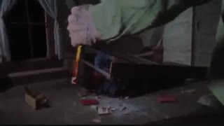 ! ! ! !صحنه ای وحشتناک در فیلم کلبه ی وحشت  ! ! ! !