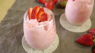 نحوه ساخت بستنی توت فرنگی