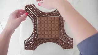 برج ایفل شکلاتی