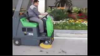 نظافت و پاکسازی با جاروی صنعتی (سوییپر )، فلامک ماشین