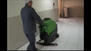 نظافت و پاکسازی کف داروسازی ها با دستگاه های پیشرفته زمین شوی-اسکرابر