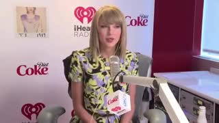 لحظات بانمک وخنده دار تیلورسویفت(تقدیمی)