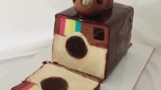 کیک لوگو اینستاگرام با روکش شکلاتی