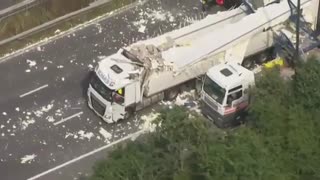 فرو ریختن پل عابر پیاده روی بزرگراه در انگلستان