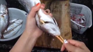 ترفند تمیز کردن ماهی با 3 حرکت !