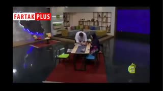 پیش‌بینی خنده‌دار یک جوجه از قهرمان لیگ برتر در برنامه زنده تلویزیونی!